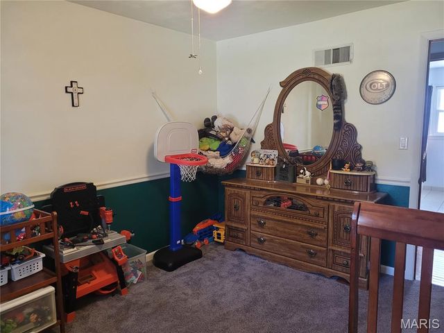 20 Pin Oak Drive, Highland, IL 62249