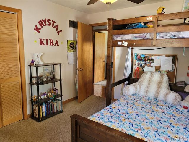 20 Pin Oak Drive, Highland, IL 62249