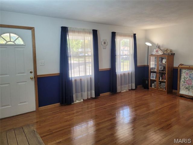 20 Pin Oak Drive, Highland, IL 62249