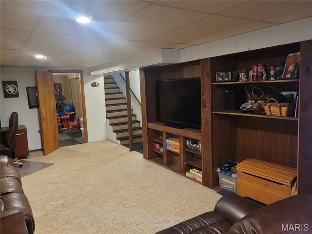 20 Pin Oak Drive, Highland, IL 62249