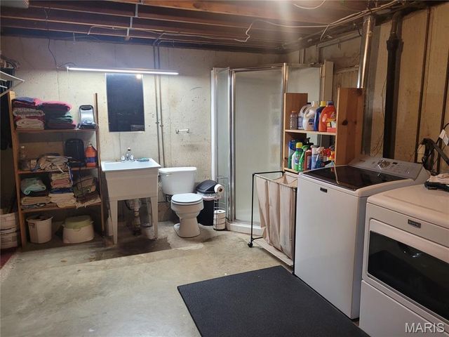 20 Pin Oak Drive, Highland, IL 62249