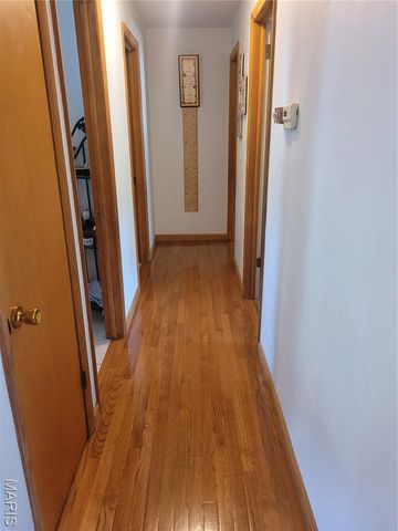 20 Pin Oak Drive, Highland, IL 62249