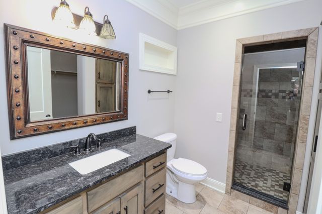 450 Bridle Path Ln, Hartsville, TN 37074