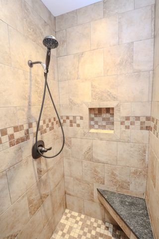 450 Bridle Path Ln, Hartsville, TN 37074
