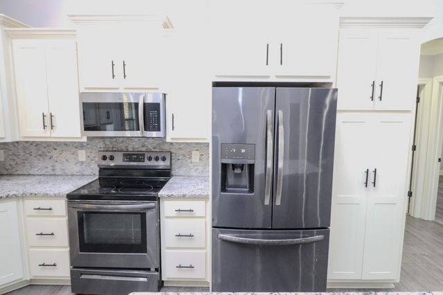 450 Bridle Path Ln, Hartsville, TN 37074