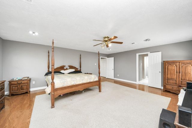 2326 Brookney Street, Pearland, TX 77584