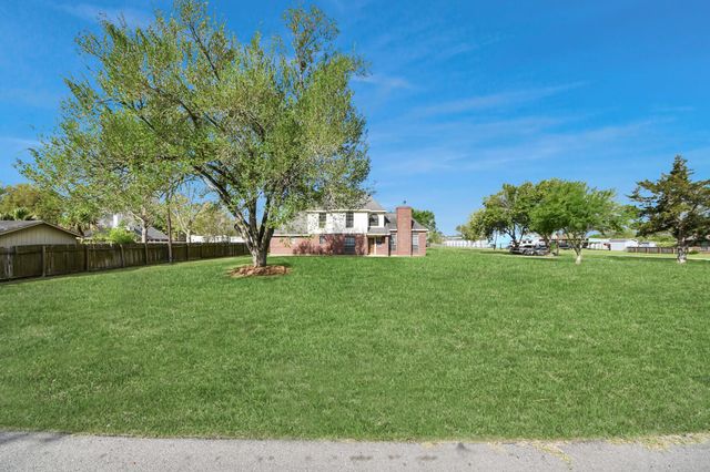 2326 Brookney Street, Pearland, TX 77584