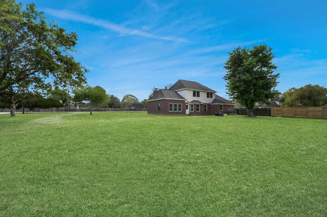 2326 Brookney Street, Pearland, TX 77584