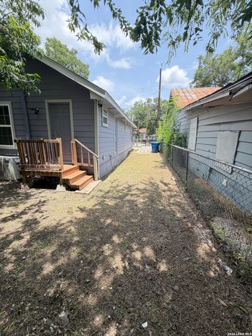 1812 Ruiz St, San Antonio, TX 78207