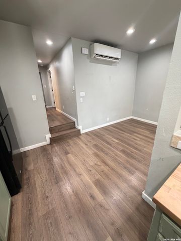1812 Ruiz St, San Antonio, TX 78207