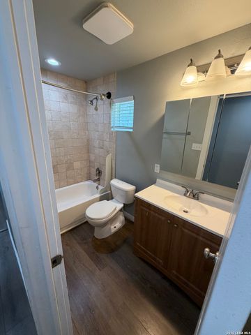 1812 Ruiz St, San Antonio, TX 78207