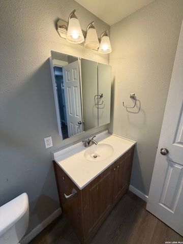 1812 Ruiz St, San Antonio, TX 78207
