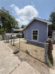 1812 Ruiz St, San Antonio, TX 78207