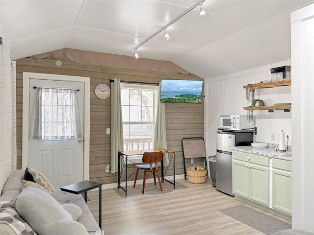 1660 Westview Court DR, Canyon Lake, TX 78133