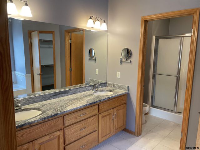 19921 Farnam Street, Omaha, NE 68022