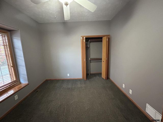 19921 Farnam Street, Omaha, NE 68022