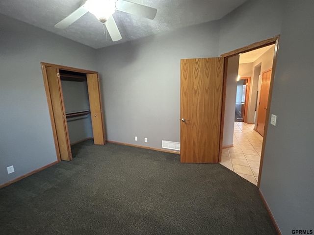 19921 Farnam Street, Omaha, NE 68022