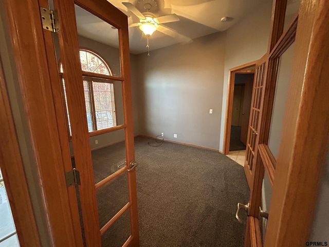 19921 Farnam Street, Omaha, NE 68022