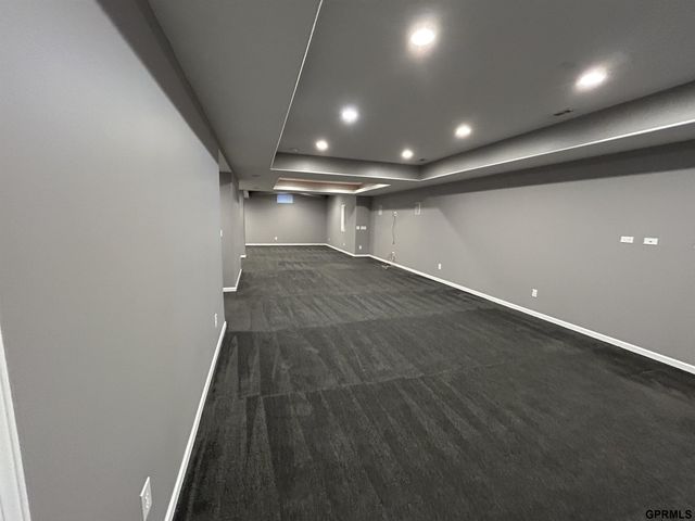 19921 Farnam Street, Omaha, NE 68022