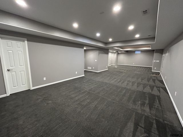 19921 Farnam Street, Omaha, NE 68022