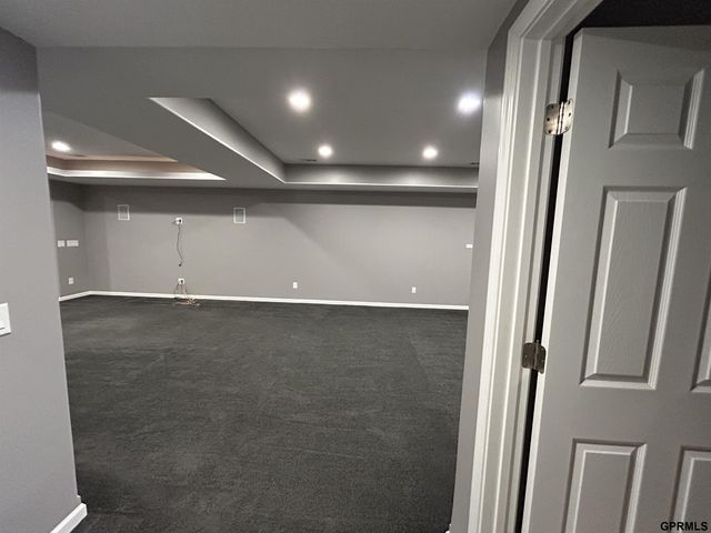 19921 Farnam Street, Omaha, NE 68022