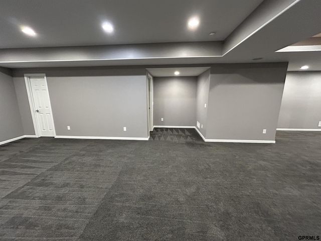 19921 Farnam Street, Omaha, NE 68022