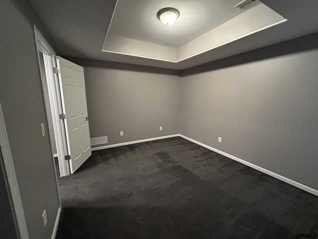 19921 Farnam Street, Omaha, NE 68022