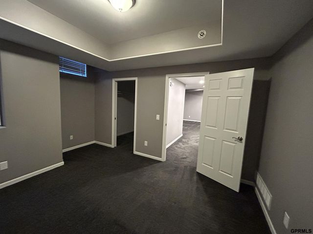 19921 Farnam Street, Omaha, NE 68022