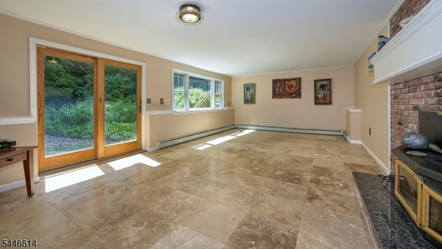 460 Laurel Ln, Kinnelon Boro, NJ 07405