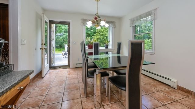 460 Laurel Ln, Kinnelon Boro, NJ 07405