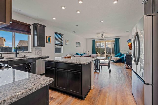 976 Garzas St, Lathrop, CA 95330