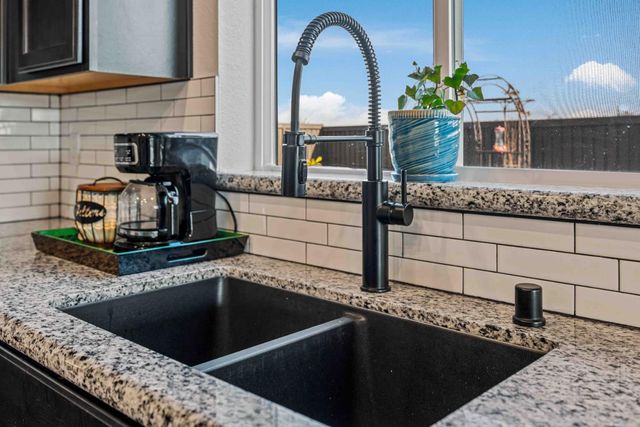 976 Garzas St, Lathrop, CA 95330