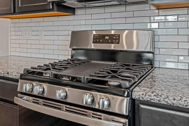 976 Garzas St, Lathrop, CA 95330