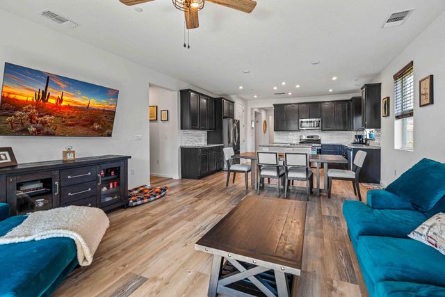 976 Garzas St, Lathrop, CA 95330