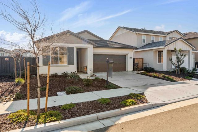 976 Garzas St, Lathrop, CA 95330