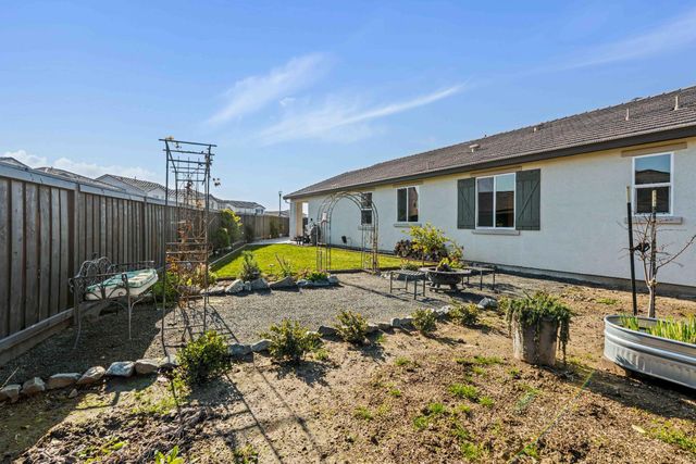 976 Garzas St, Lathrop, CA 95330