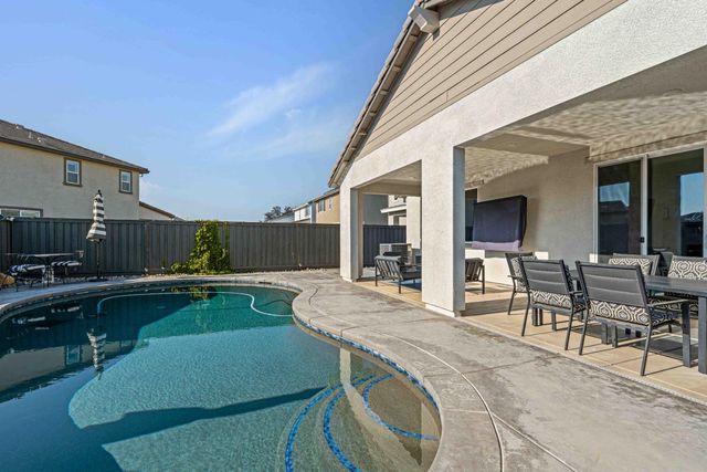 976 Garzas St, Lathrop, CA 95330