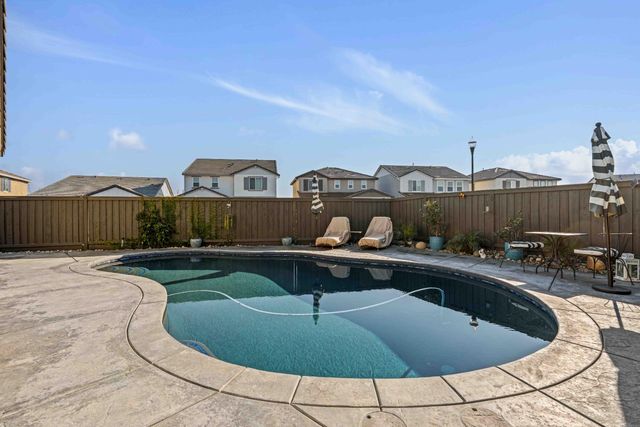 976 Garzas St, Lathrop, CA 95330