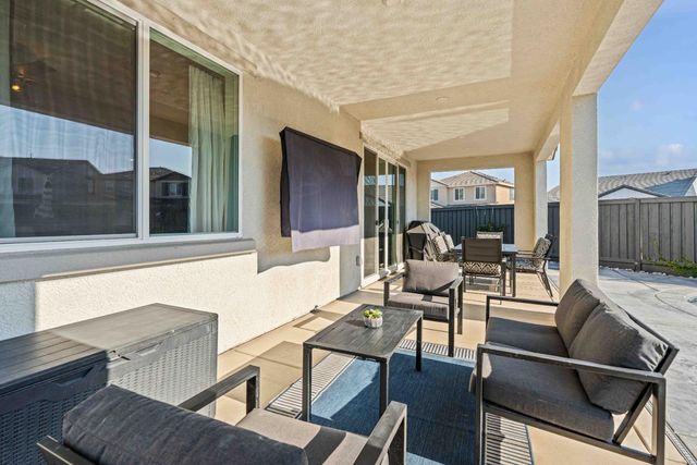 976 Garzas St, Lathrop, CA 95330