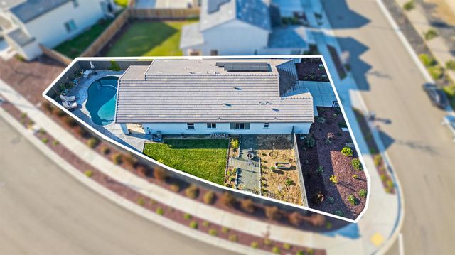 976 Garzas St, Lathrop, CA 95330