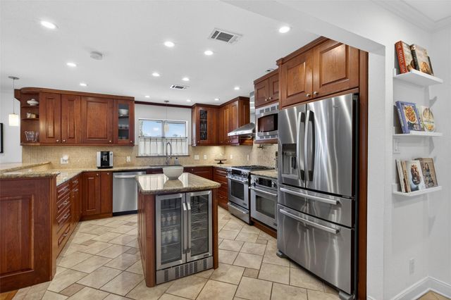 1426 Freedonia Drive, Houston, TX 77055