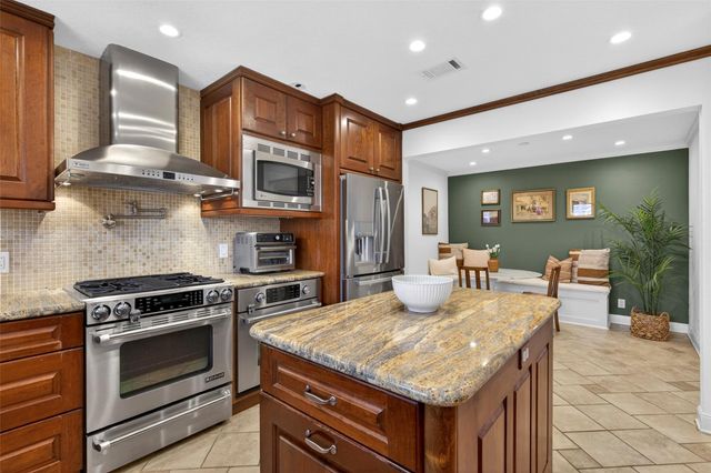 1426 Freedonia Drive, Houston, TX 77055