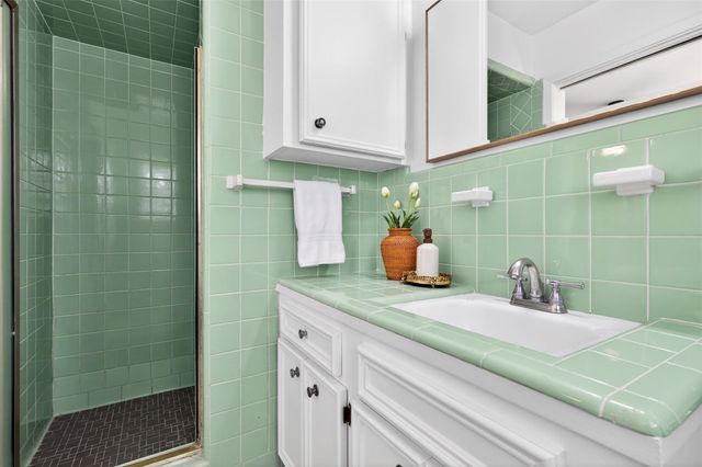 1426 Freedonia Drive, Houston, TX 77055