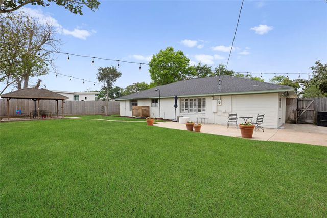 1426 Freedonia Drive, Houston, TX 77055