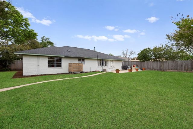 1426 Freedonia Drive, Houston, TX 77055