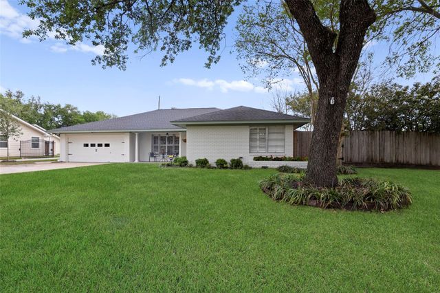 1426 Freedonia Drive, Houston, TX 77055