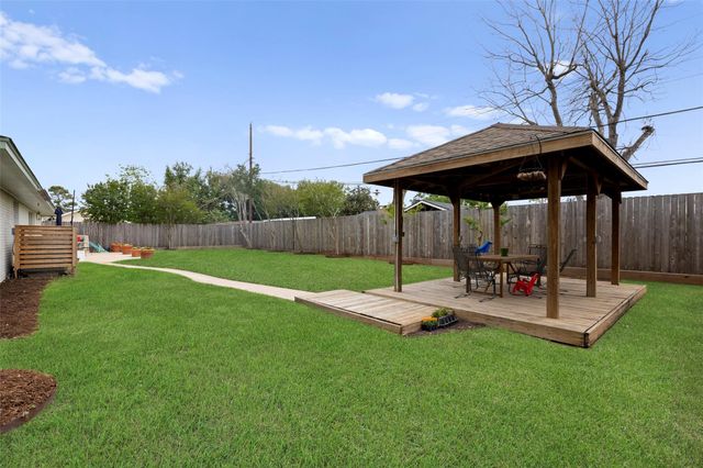1426 Freedonia Drive, Houston, TX 77055