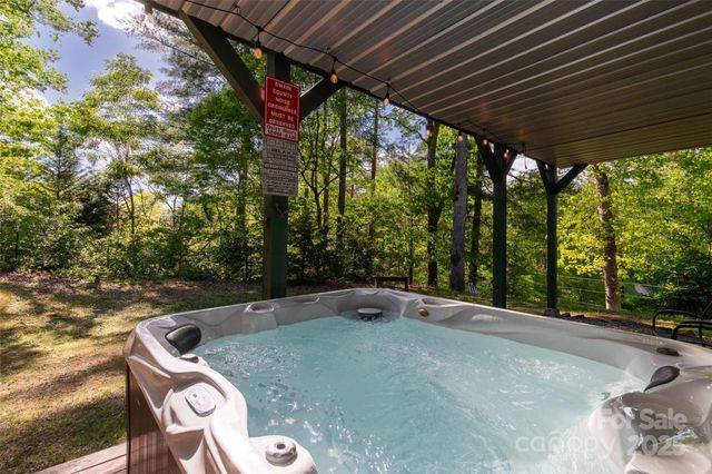 44 Riverside Drive, Whittier, NC 28789