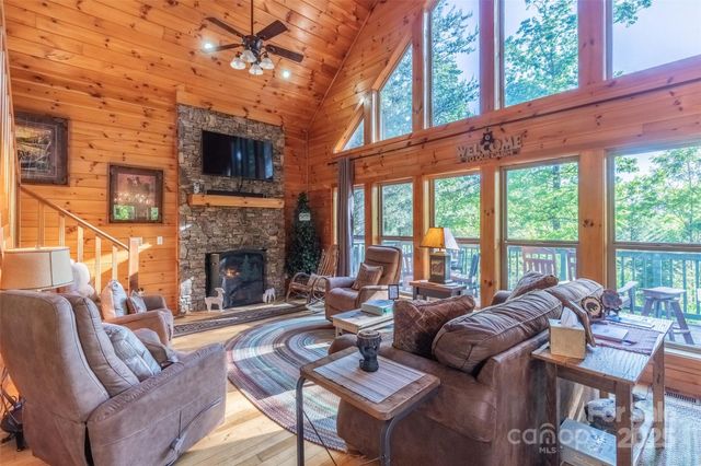 44 Riverside Drive, Whittier, NC 28789