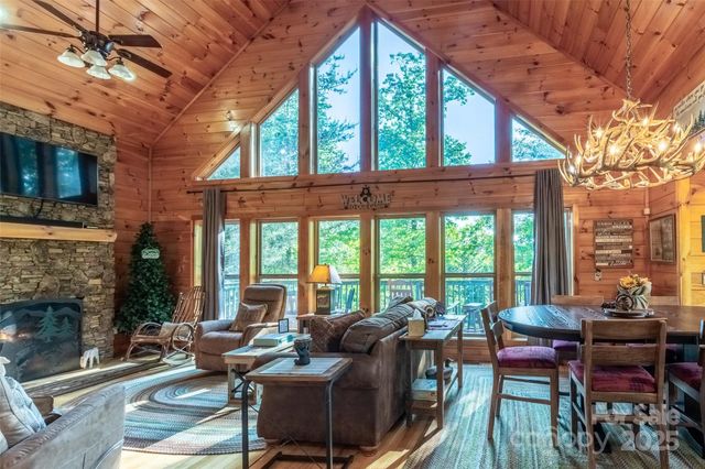 44 Riverside Drive, Whittier, NC 28789